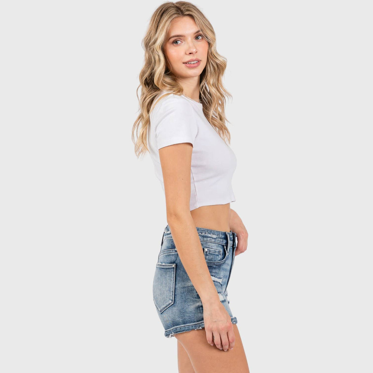 P1019R-LM HIGH RISE DESTROYED SHORTS