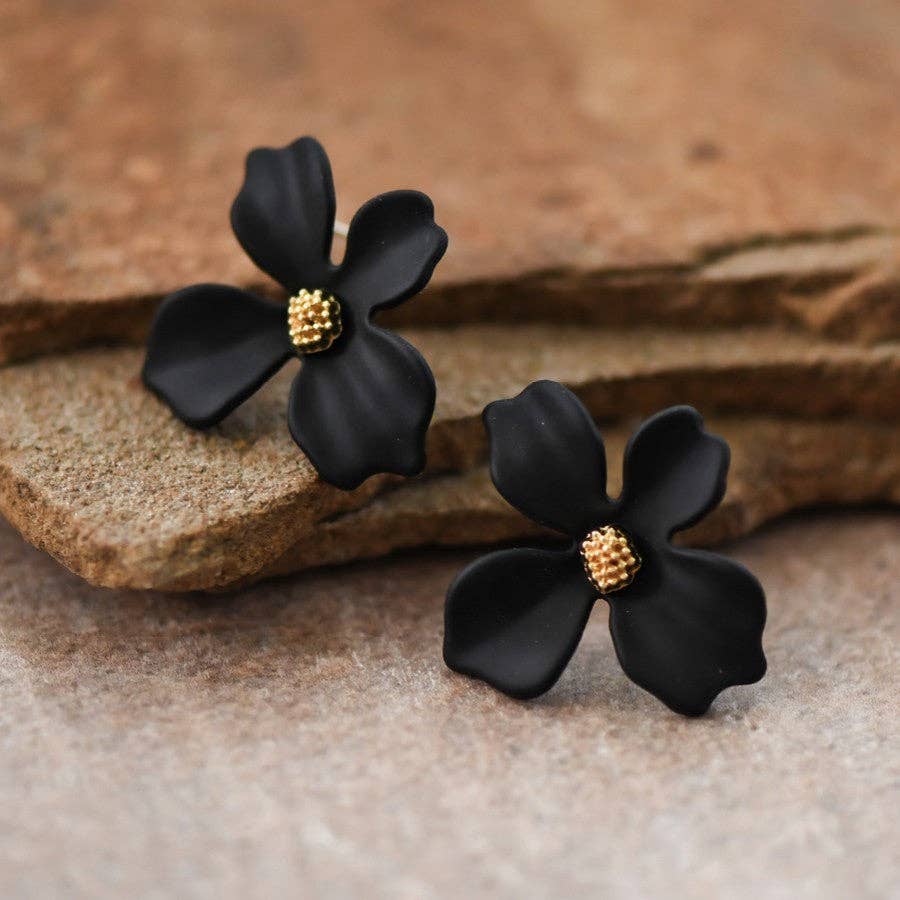 Black Painted Metal Flower Stud Earrings - 6761: S0OX3T6761 Black