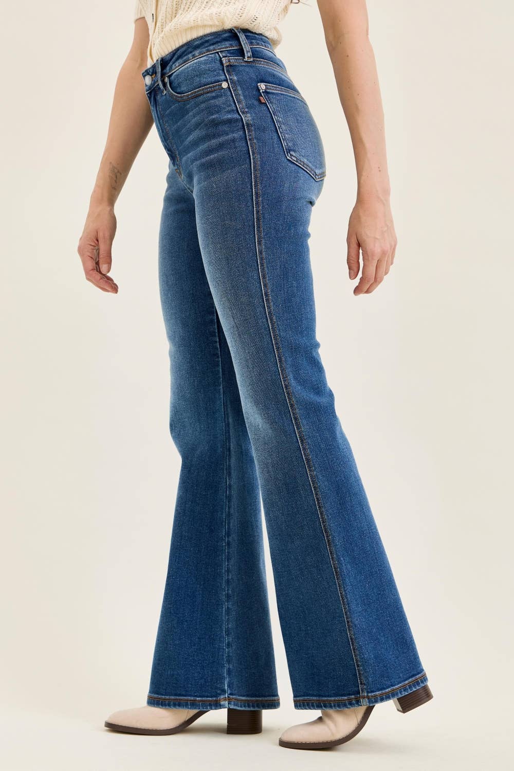 HW CHARLOTTE Flare MD Soft Tide: MD / 5(27)
