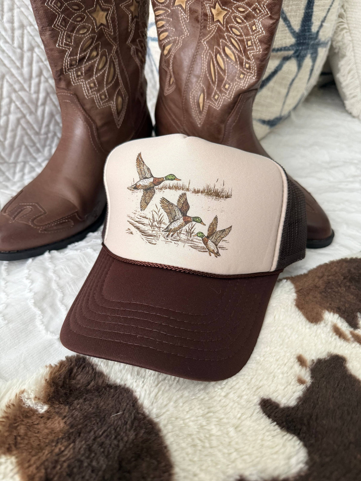 Vintage Mallard Trucker Hat: NO Hat Chain / Tan/Brown